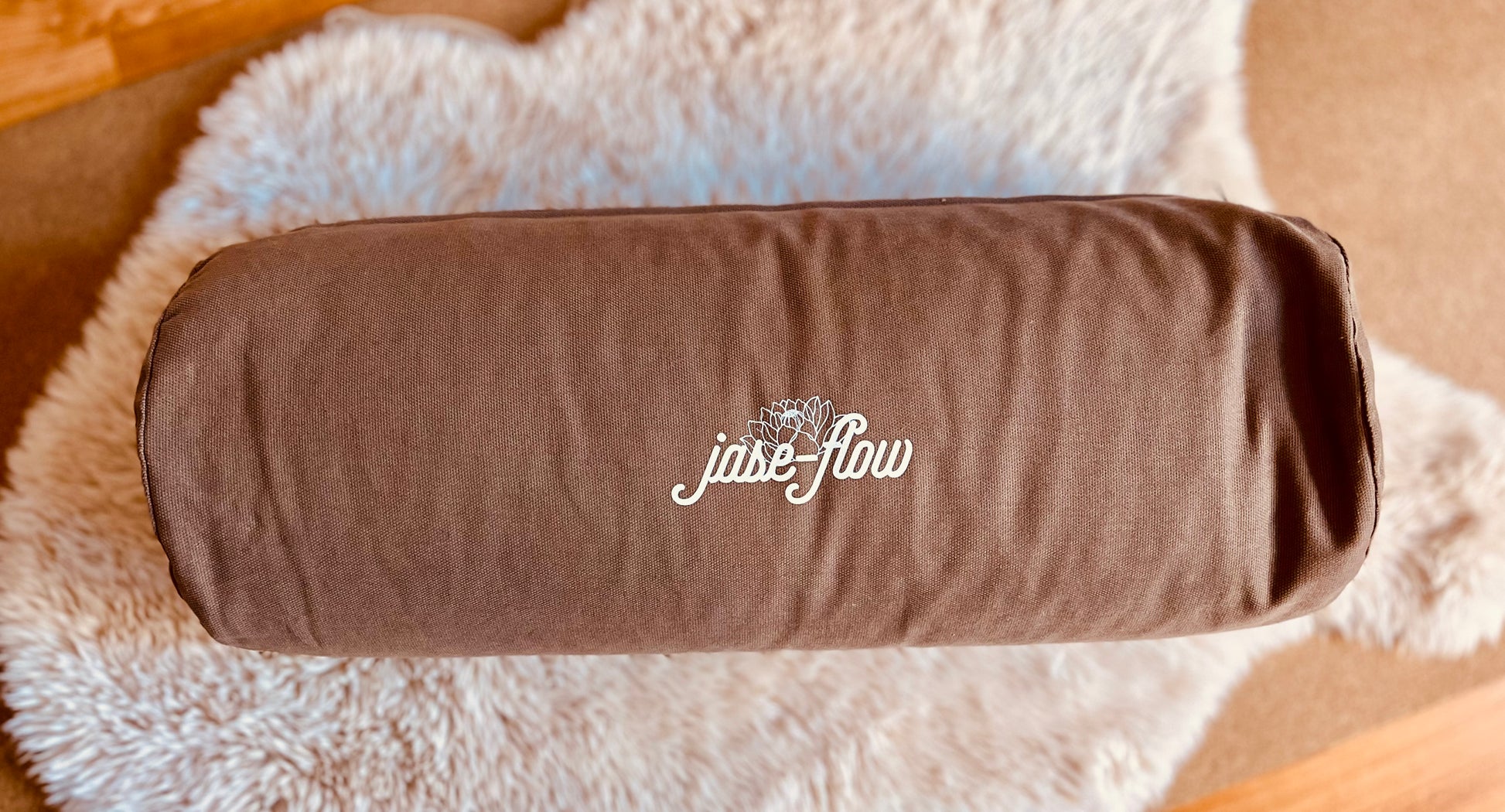 Unser nachhaltiges Yogabolster dein perfektes Hilfsmittel für Yin-Yoga oder Meditation